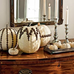 uphostery-tack-decorated-pumpkins-l