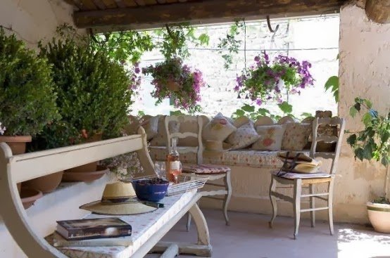 cozy-rustic-patio-designs-3-554x367