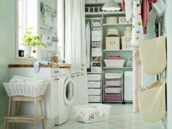 Laundry-Room-Storage-Ideas-with-chandelier