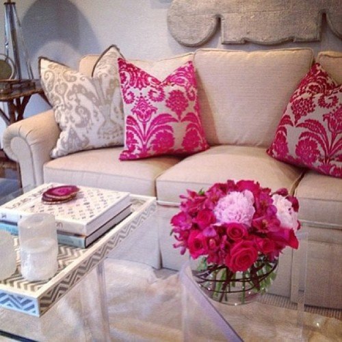 2013-Stylish-And-Feminine-Living-Rooms-Decorating-Ideas-7