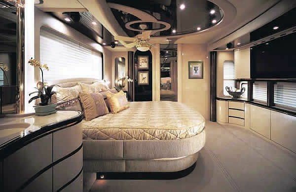 Bedroom-caravan-furnishing-idea