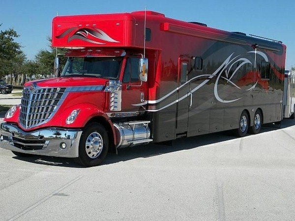 Luxury-Motorhomes-in-red-color