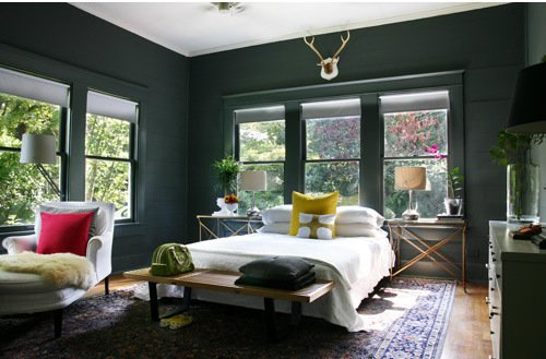 bedroom-with-black-walls-by-ab-chao