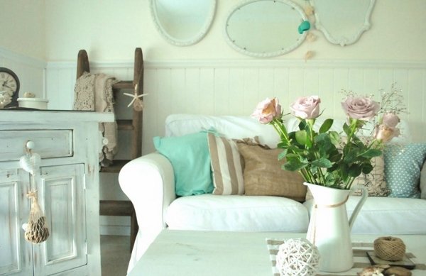 pastels-colors-vintage-furniture-roses-Shabby-Chic-living-room-interior-design-ideas