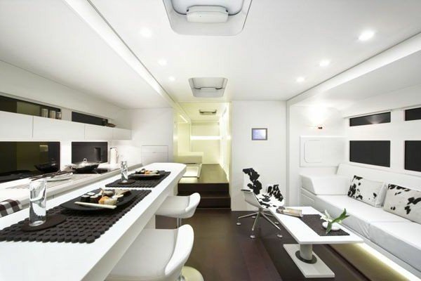 super-modern-kitchen-in-the-caravan-Caravan-Salon