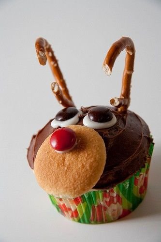 215038-Christmas-Reindeer-Cupcakes